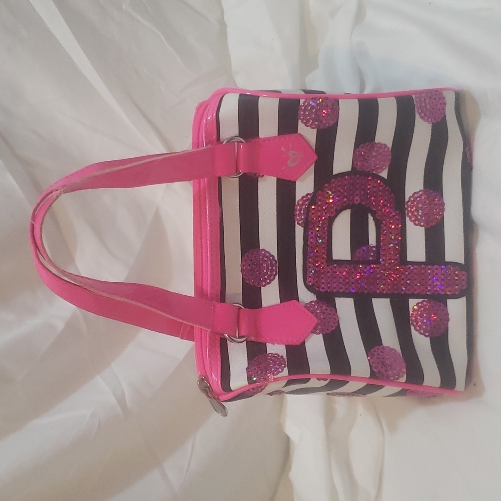 vintage y2k early 2000s justice sequence letter P purse